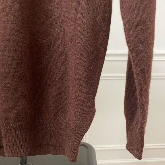 J.Crew Men’s 100% Italian Cashmere Brown Vneck Sweater XS - Picture 3 of 5